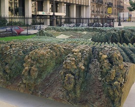 Les vignes, 1989. Bronze. Bd Pereire, Paris